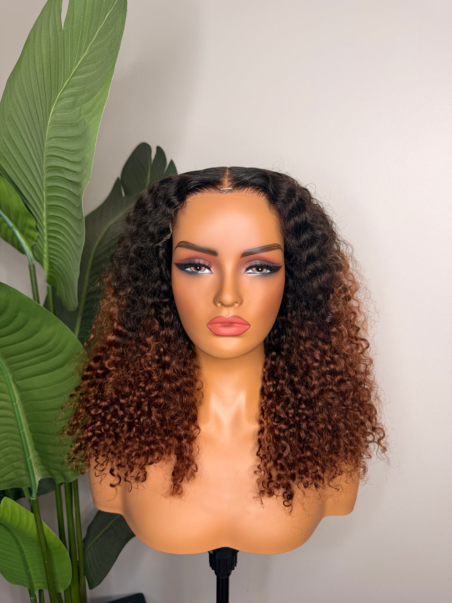 Leila- Glueless Ombre Curly