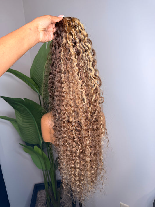 P4/27 Highlight Burmese Half Wig
